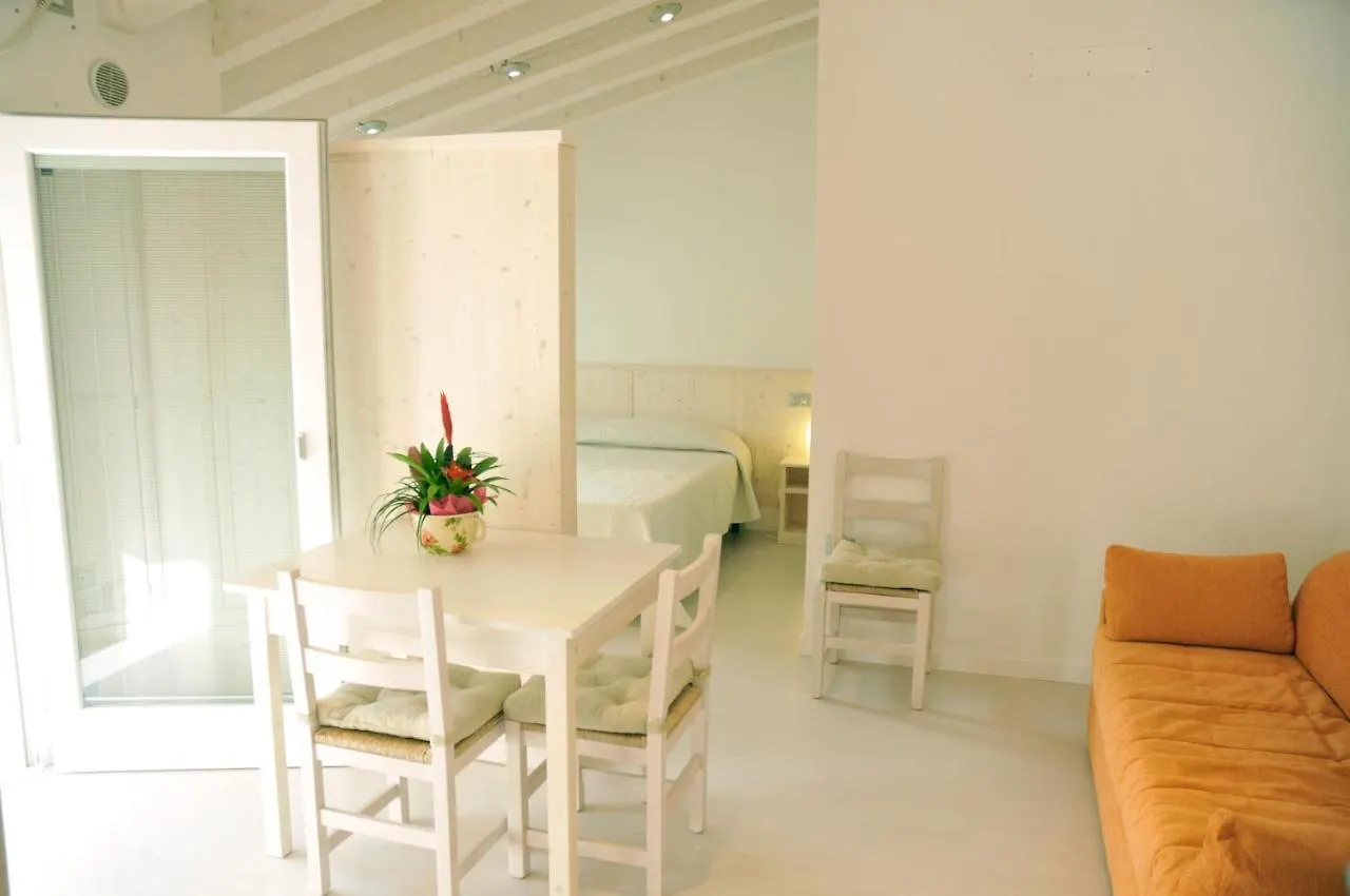 Residence Gonda&Giuliano Borso del Grappa 2*,