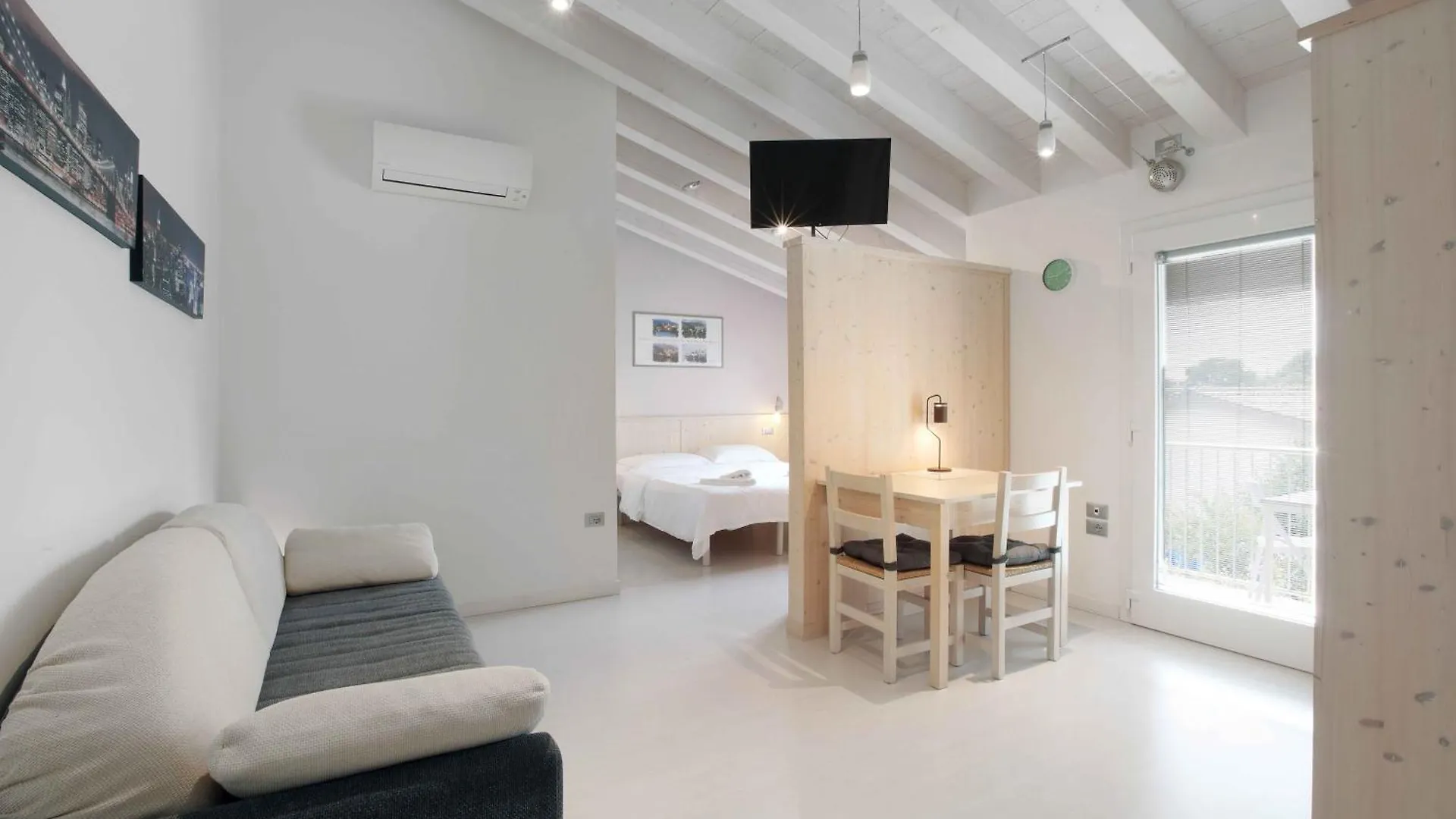 Residence Gonda&Giuliano Borso del Grappa 2*,  Italia